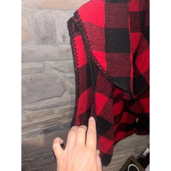 MudPie One size red buffalo plaid/checkered plaid Vest - Picture 4 of 7